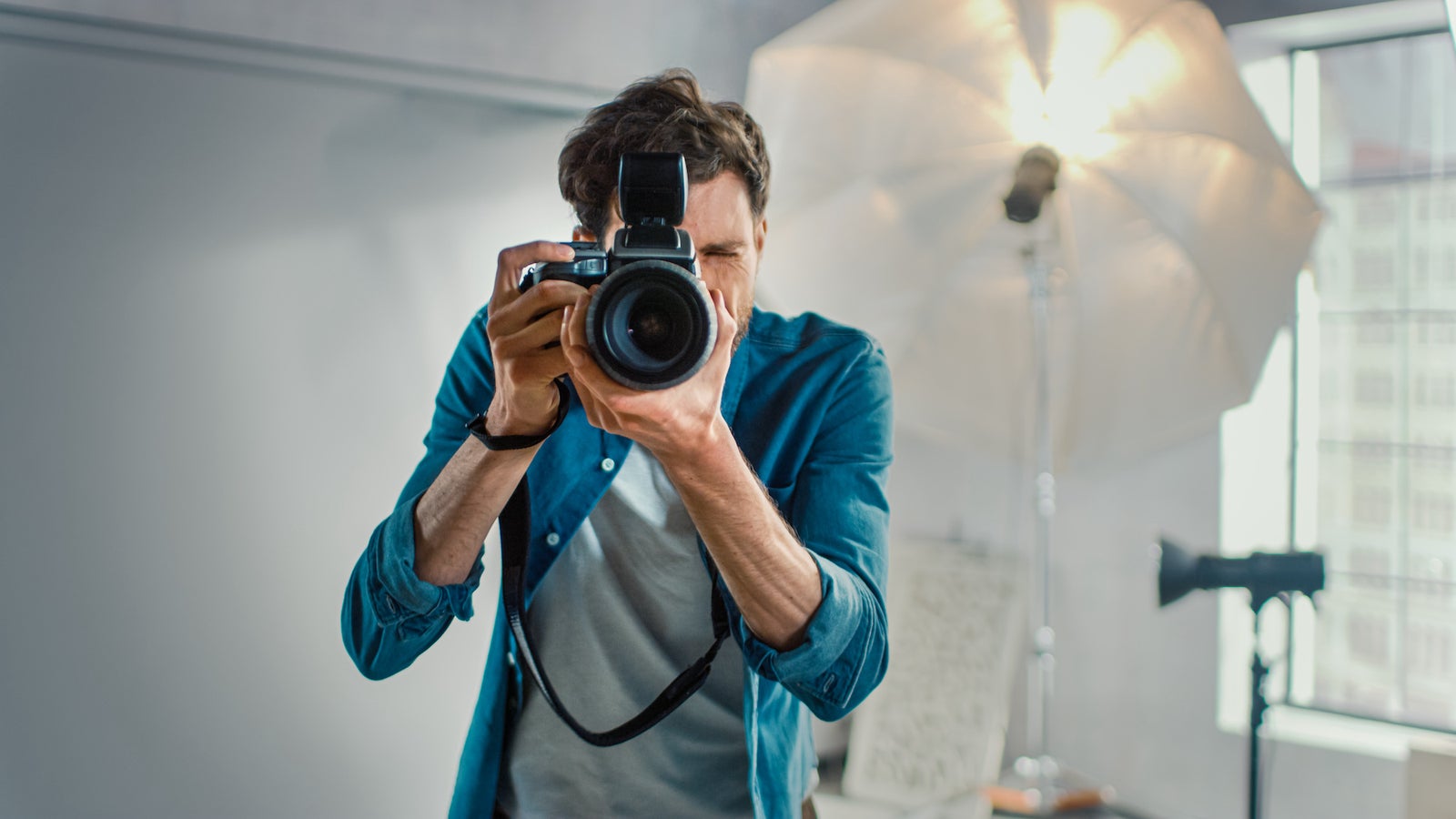 How to Become a Photographer: A Creative Role For Attentive People