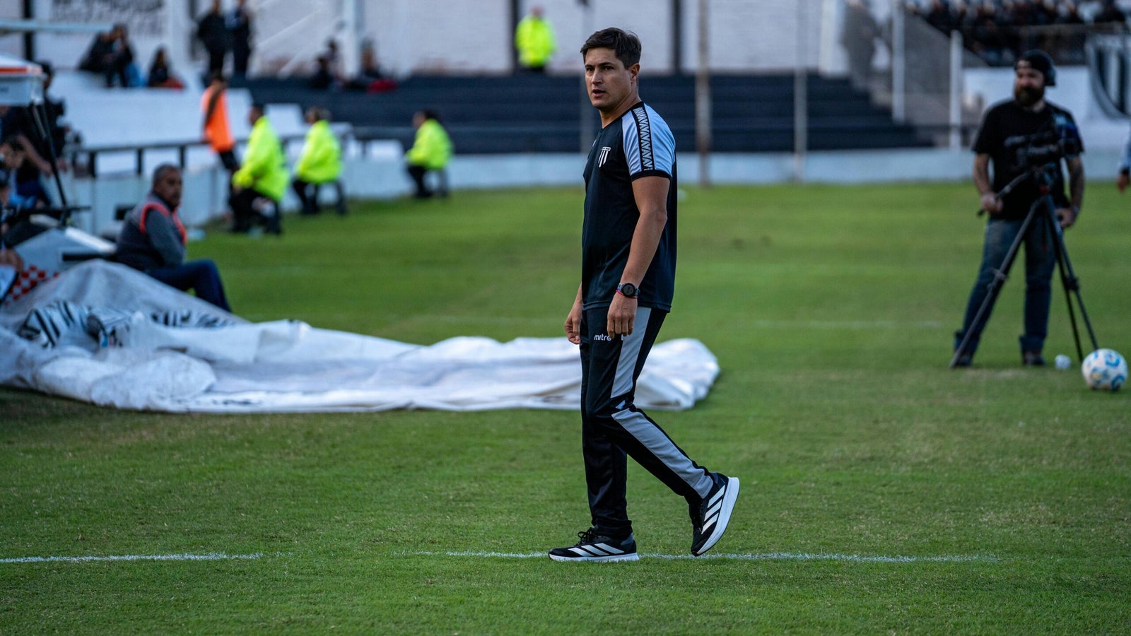 How to Become a Sports Manager