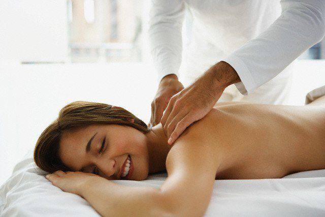What Does a Remedial Masseuse Do?