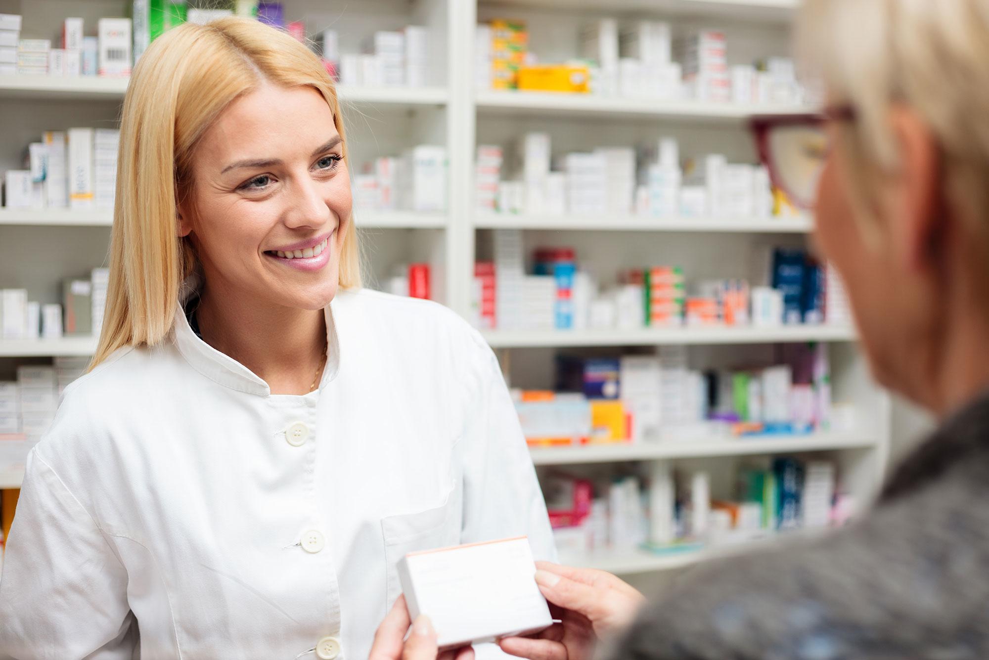 What Does a Pharmacy Assistant Do